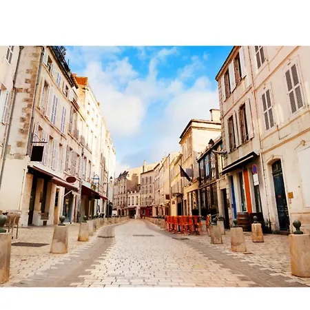 Appartement Tout Confort En Mezzanine A 20Mn A Pied Du Centre-Ville Avec Tv Et Wifi La Rochelle  Exterior photo