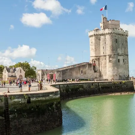 Appartement Tout Confort En Mezzanine A 20Mn A Pied Du Centre-Ville Avec Tv Et Wifi La Rochelle  Exterior photo