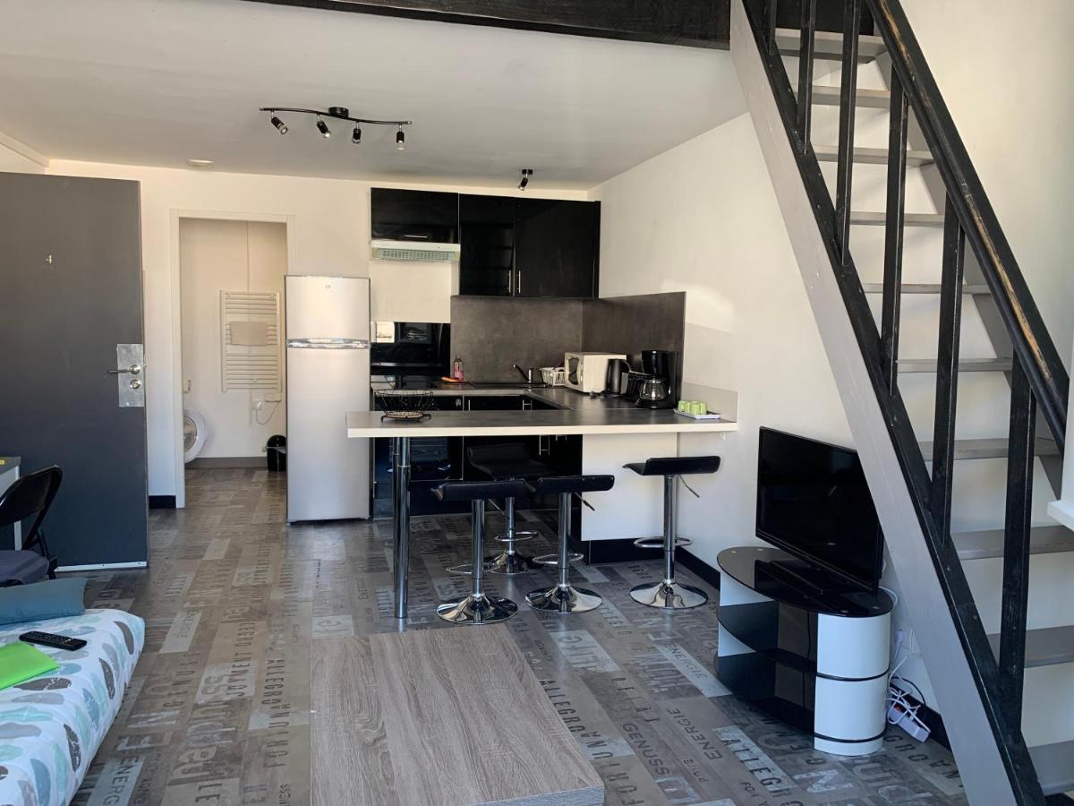 Confort En Mezzanine A 20mn A Pied Du Centre-ville Avec Tv Et Wifi * La Rochelle (Charente-Maritime)